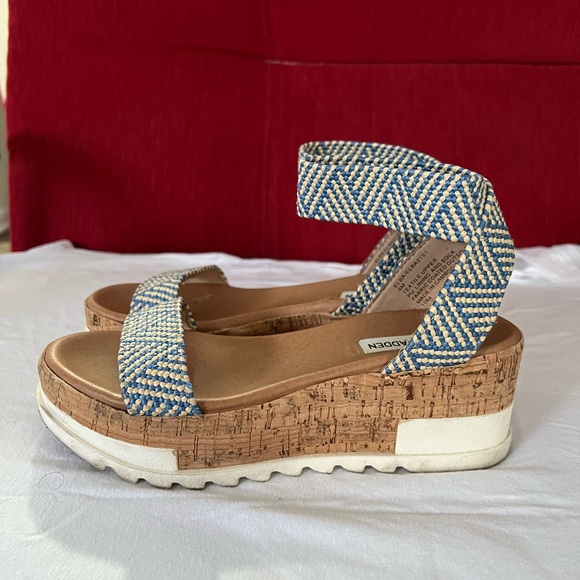 Platform sandals - Picture 4 of 4